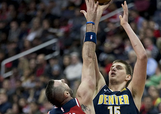 守住与换人 守住与换人